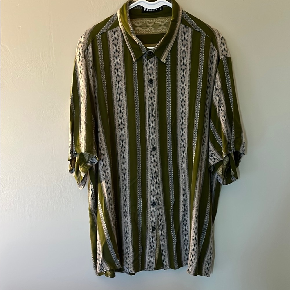 Casual Green and Cream Button Down Shirt with Short Sleeves